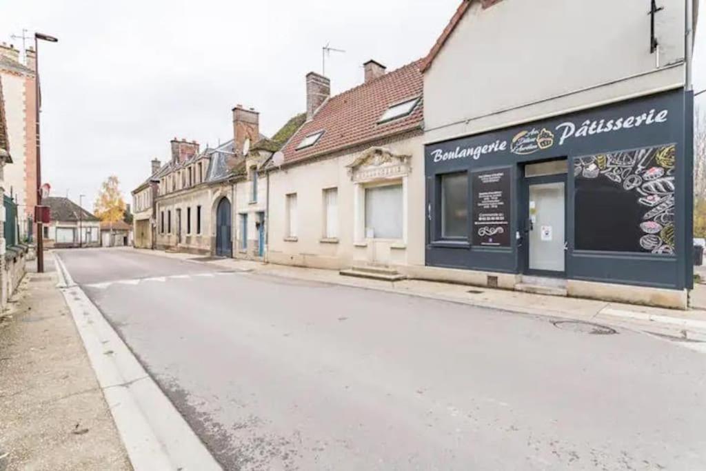 Le Gambetta - Nouveau Proprietaire Estissac Eksteriør billede